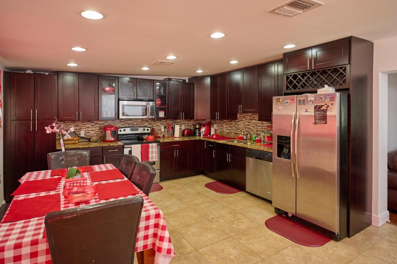 Fabulous Hollywood Living Space Luaran gambar